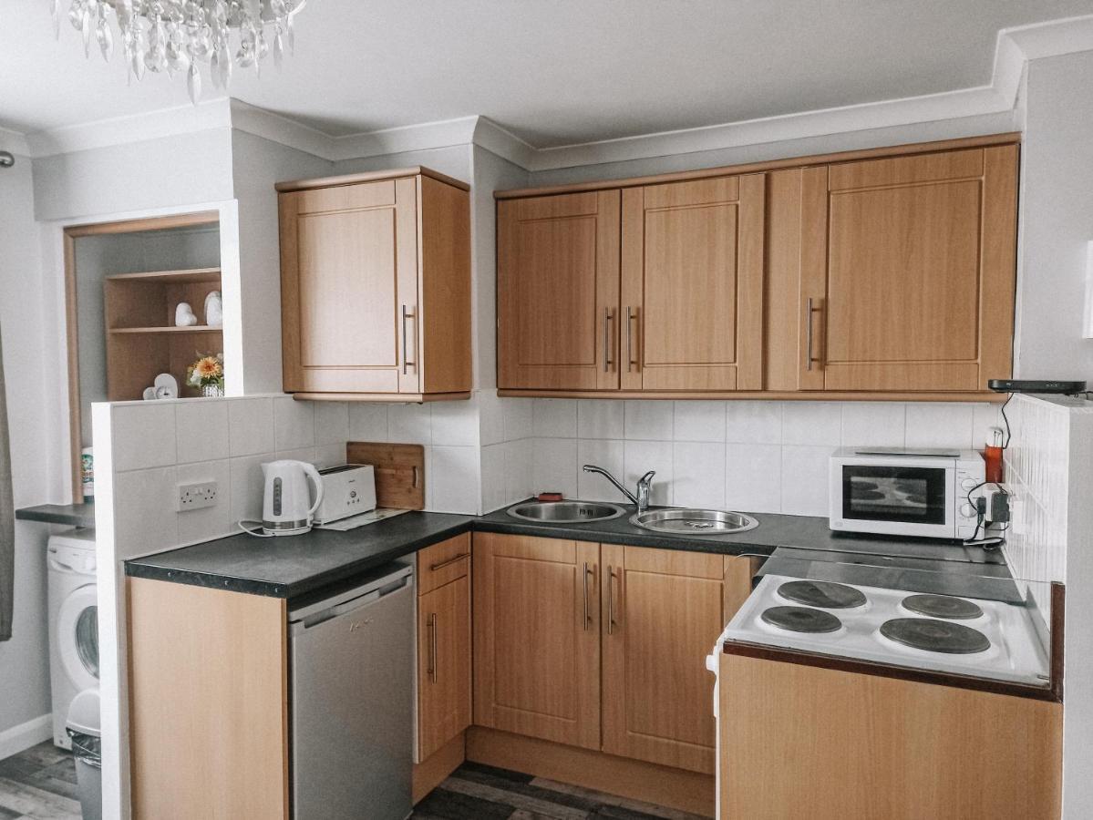 פיינטון Esplanade Court Apartment With Communal Seasonal Heated Pool מראה חיצוני תמונה
